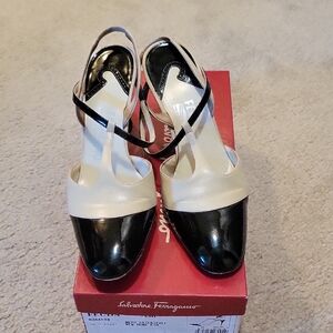 Vintage FEUDA 7 Salvatore Ferragamo Black and Cream Heels